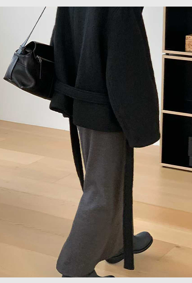 A34.纖瘦家灰階坑條後開衩長裙