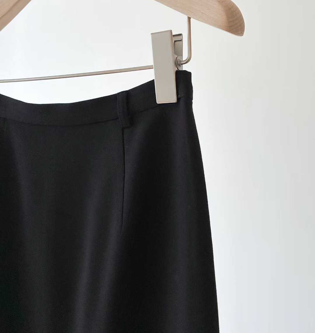 A46.顏值家後開叉完美比例長裙