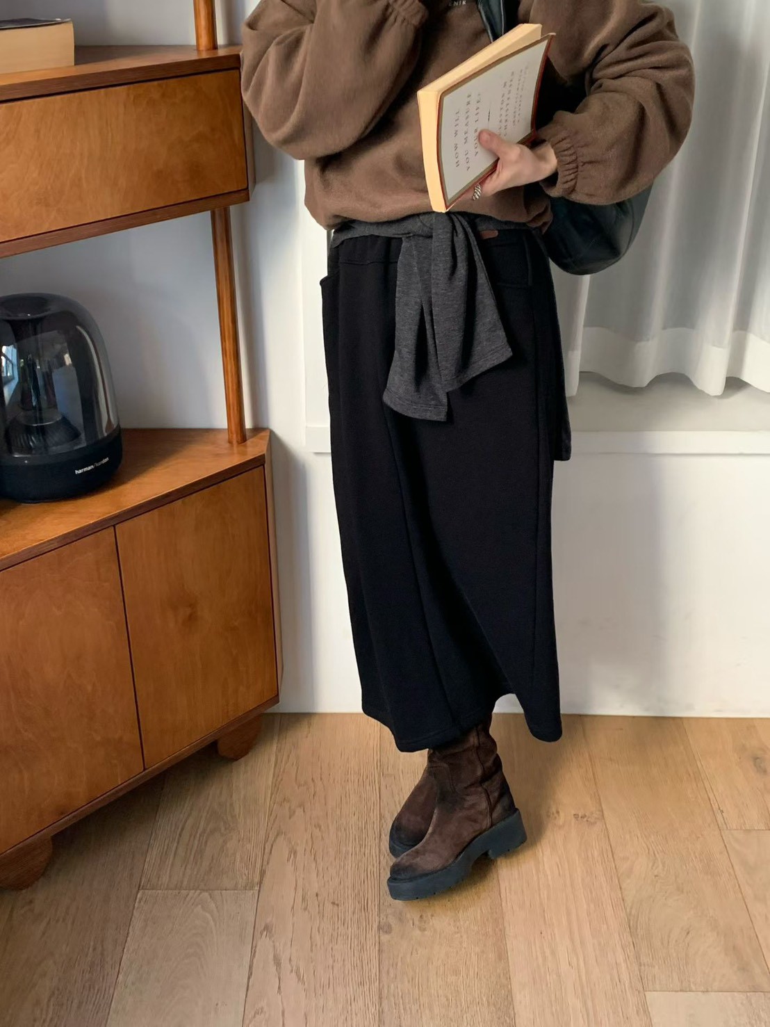 A63.輕鬆內磨毛後開衩休閒裙