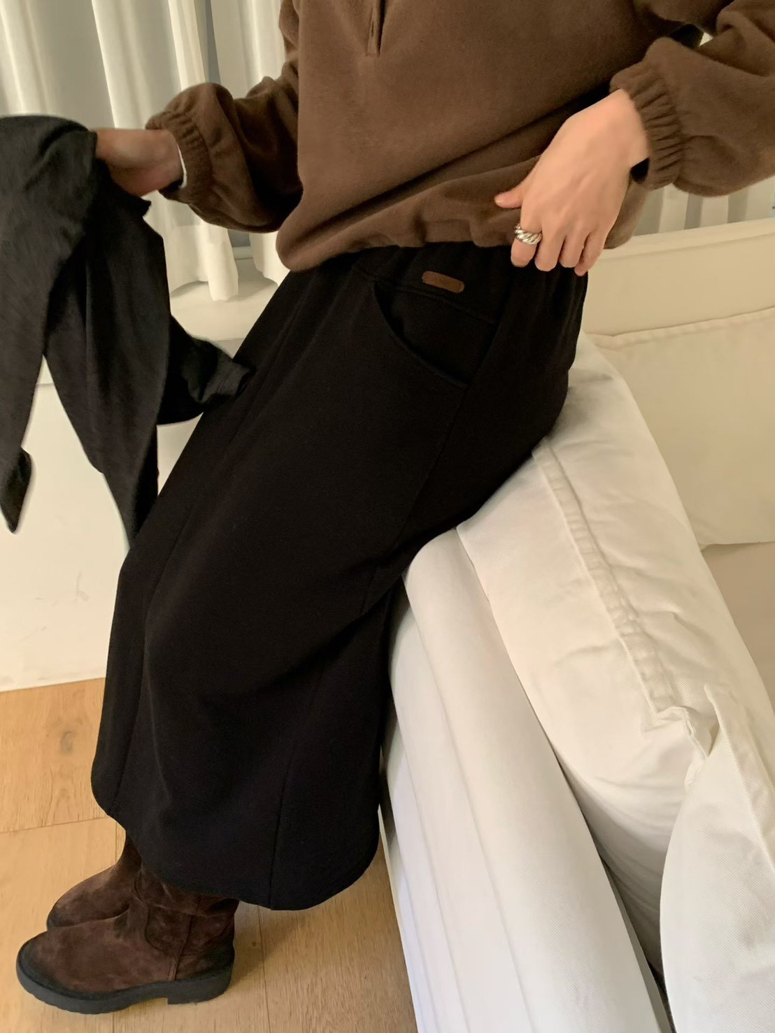 A63.輕鬆內磨毛後開衩休閒裙