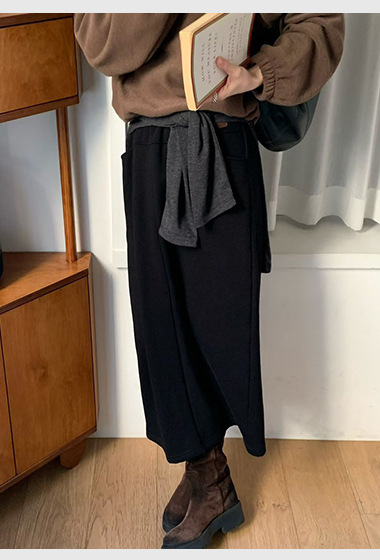 A63.輕鬆內磨毛後開衩休閒裙