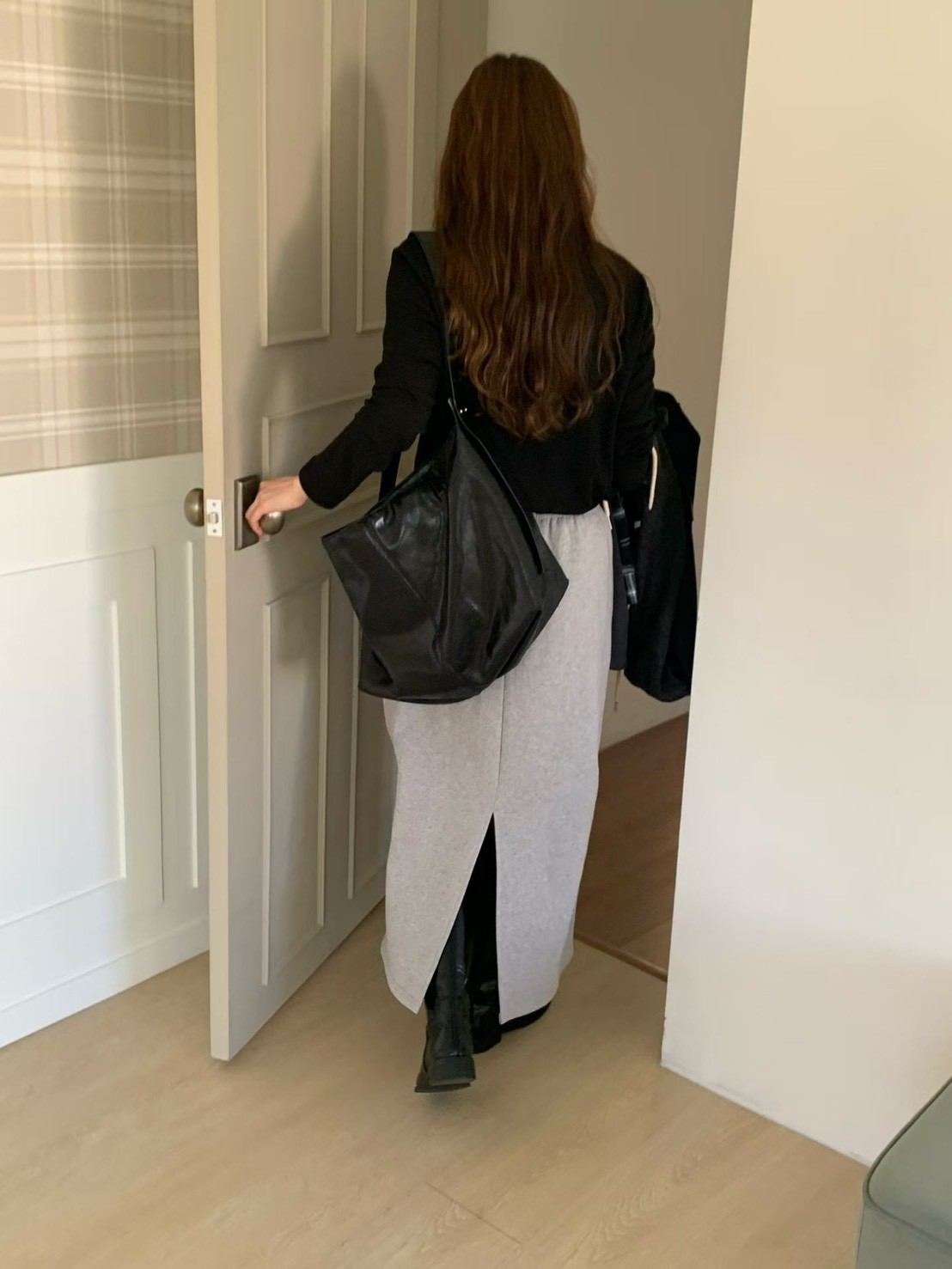 A63.輕鬆內磨毛後開衩休閒裙