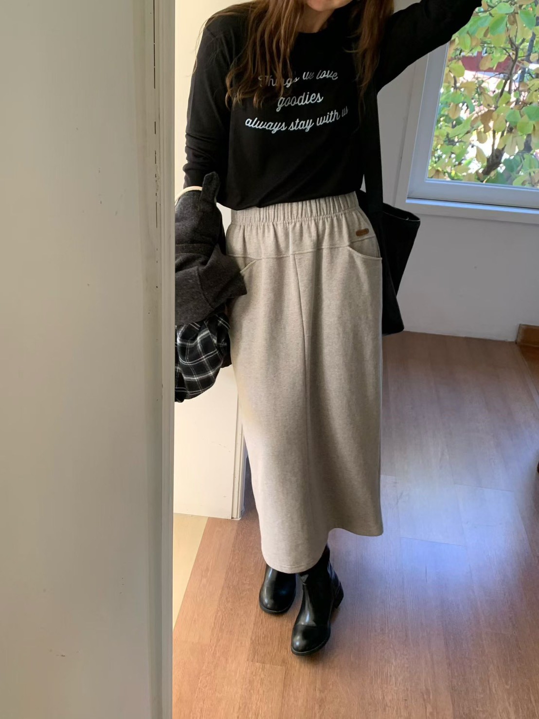 A63.輕鬆內磨毛後開衩休閒裙