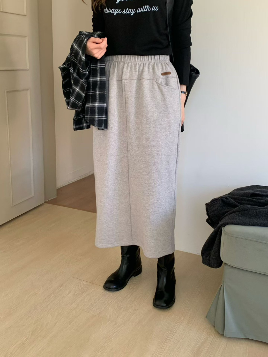 A63.輕鬆內磨毛後開衩休閒裙