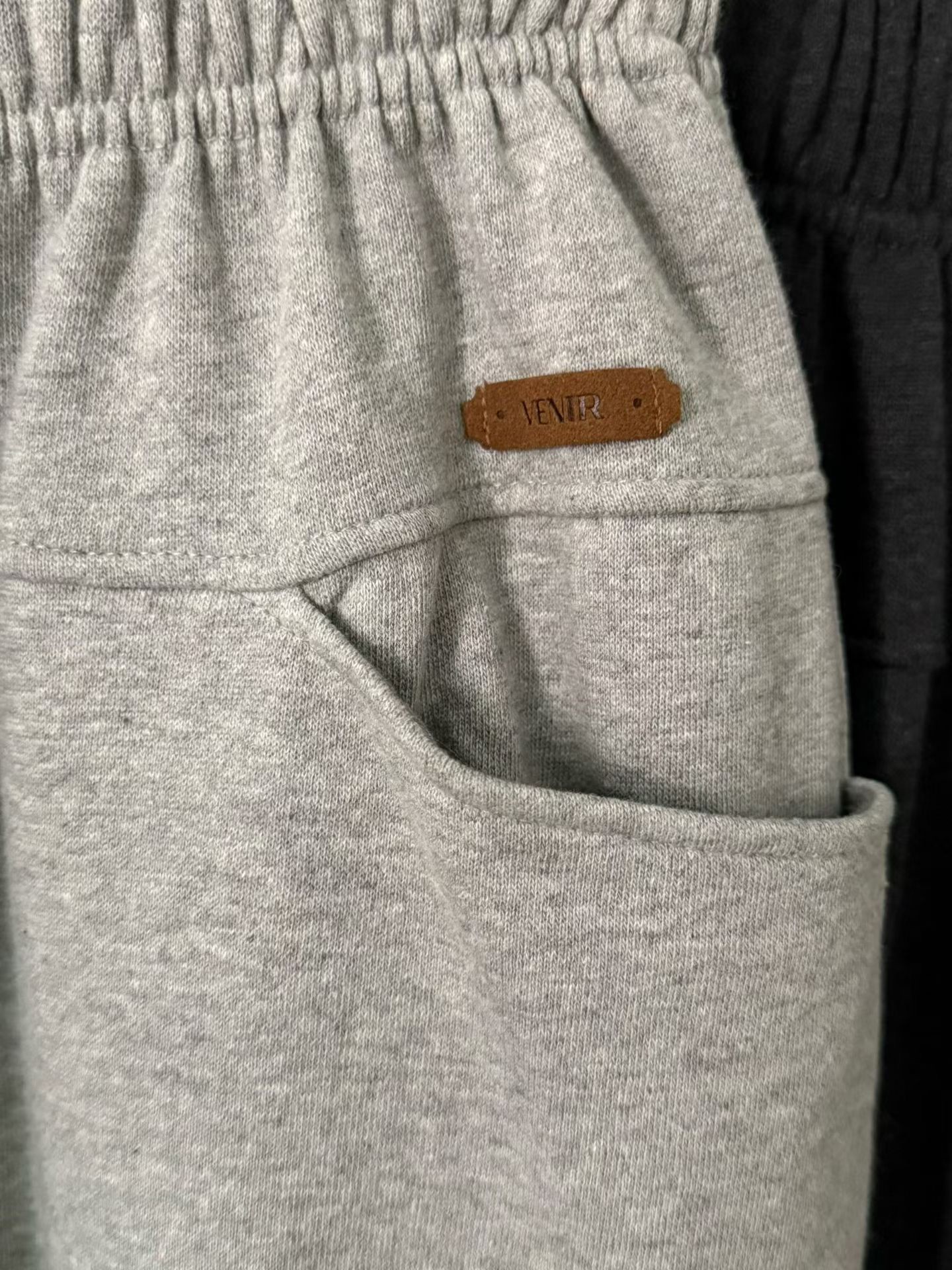 A63.輕鬆內磨毛後開衩休閒裙