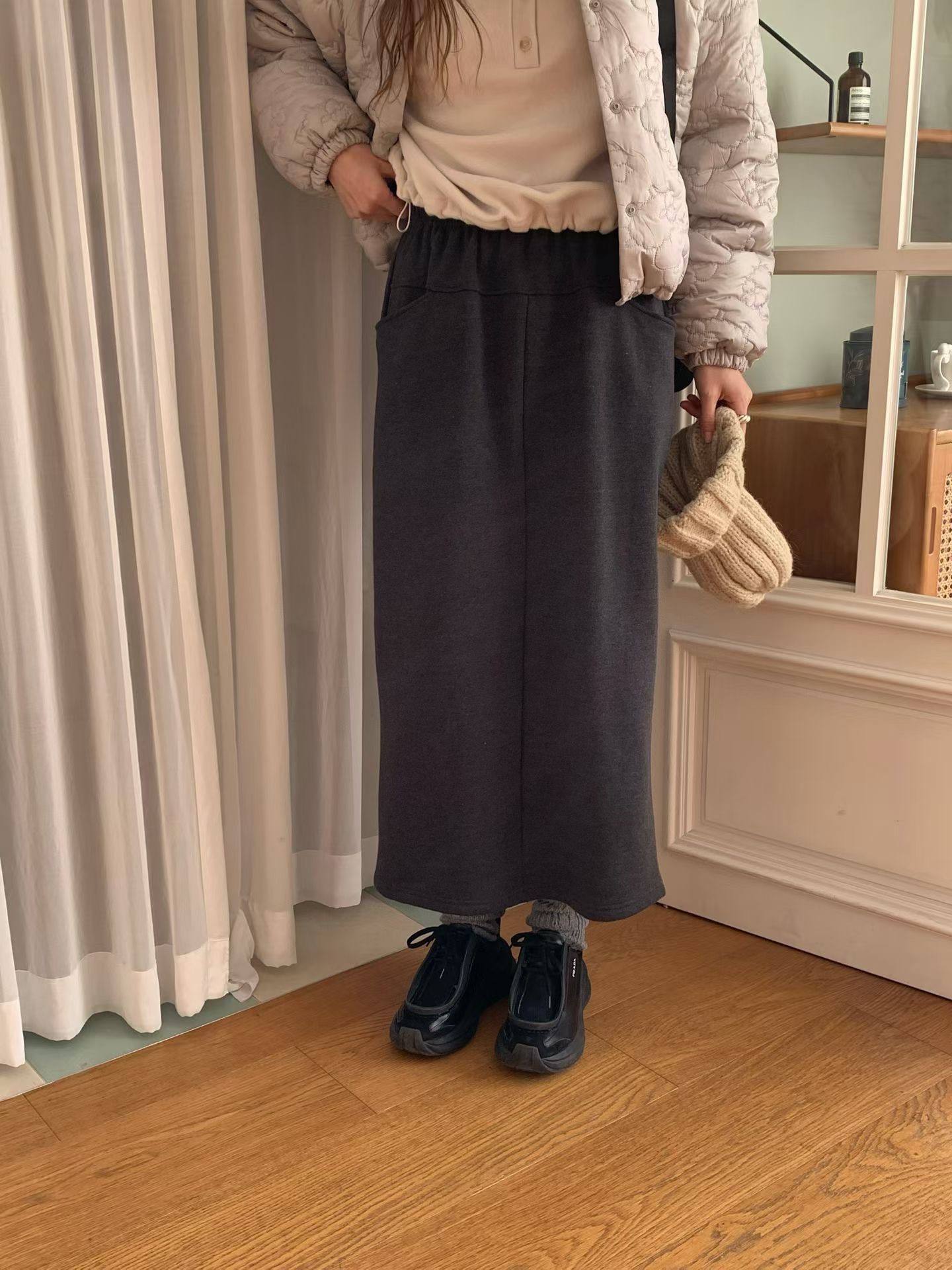 A63.輕鬆內磨毛後開衩休閒裙