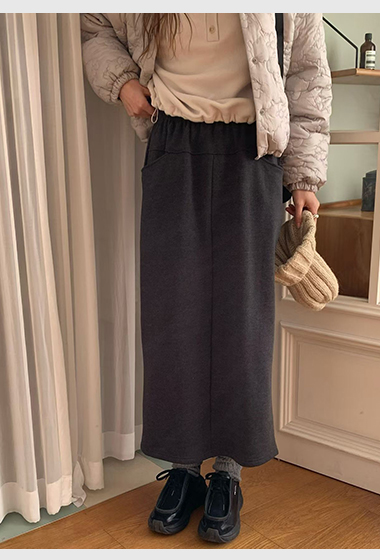 A63.輕鬆內磨毛後開衩休閒裙