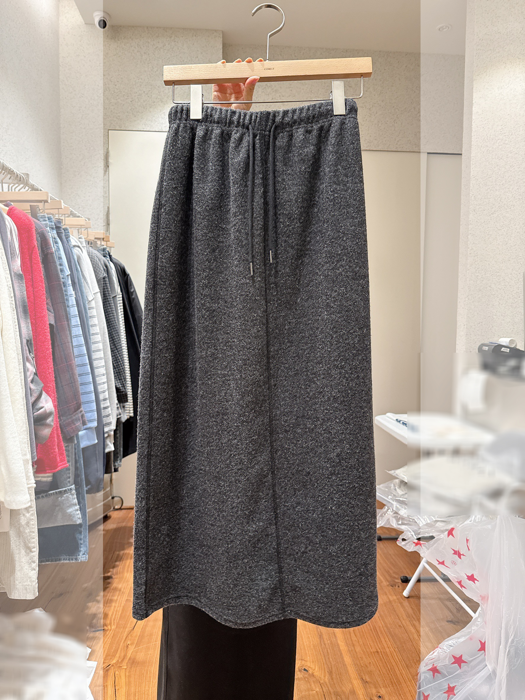 A123.灰階百搭保暖長裙