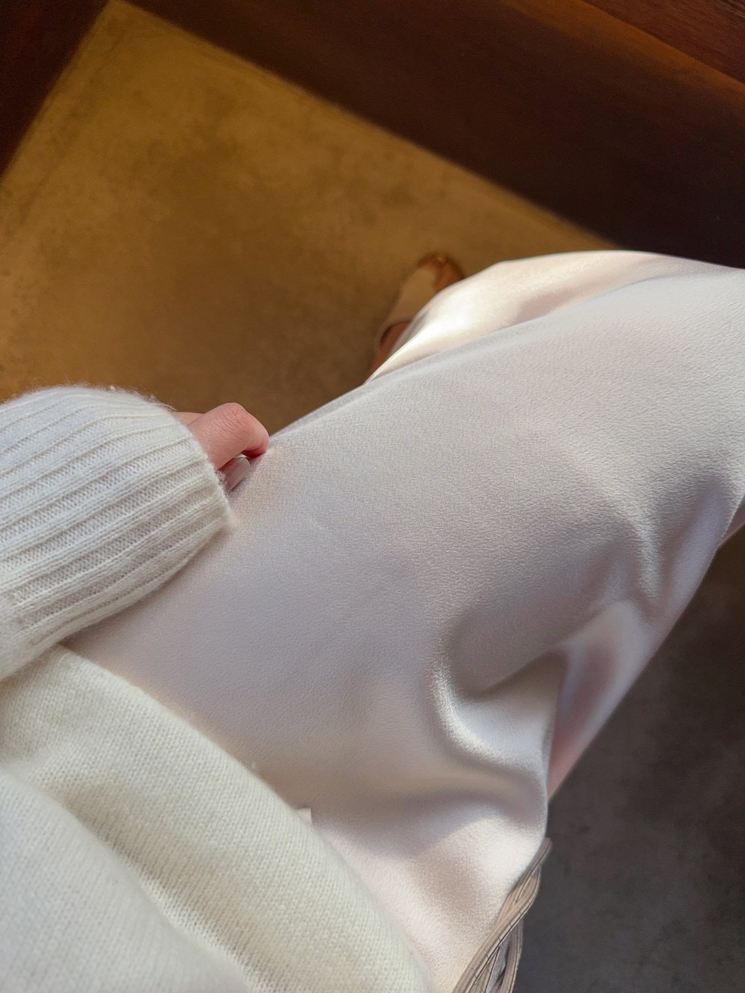 B46.微光澤拉繩修身長裙