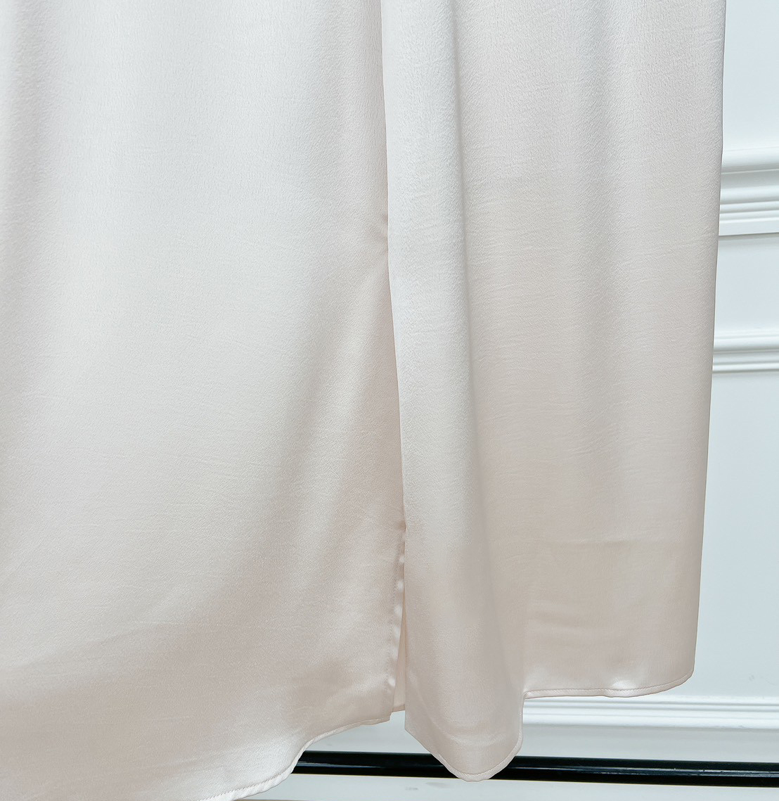 B46.微光澤拉繩修身長裙