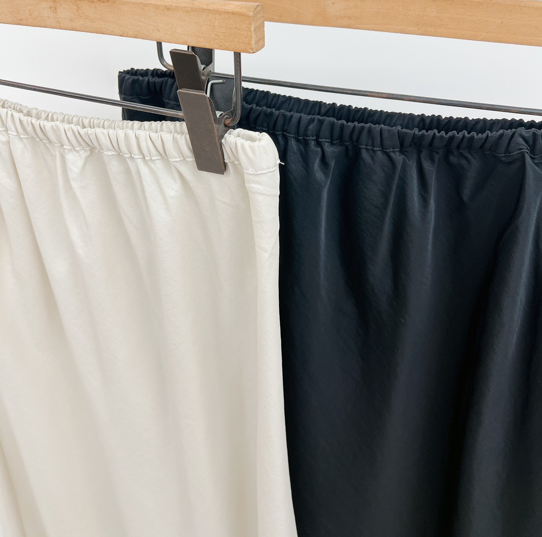 B76.典雅零失誤鬆緊腰銅氨纖維長裙