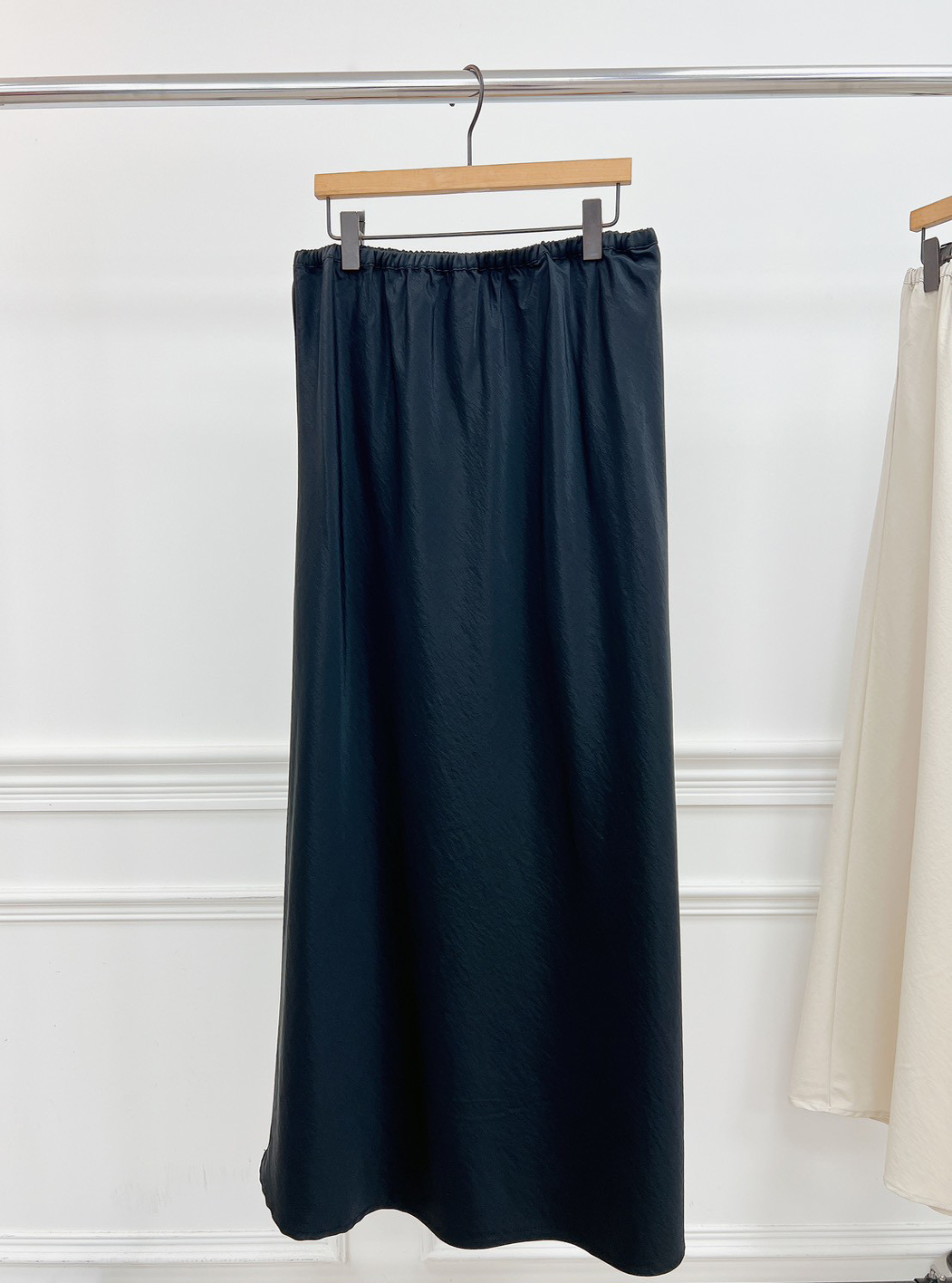 B76.典雅零失誤鬆緊腰銅氨纖維長裙