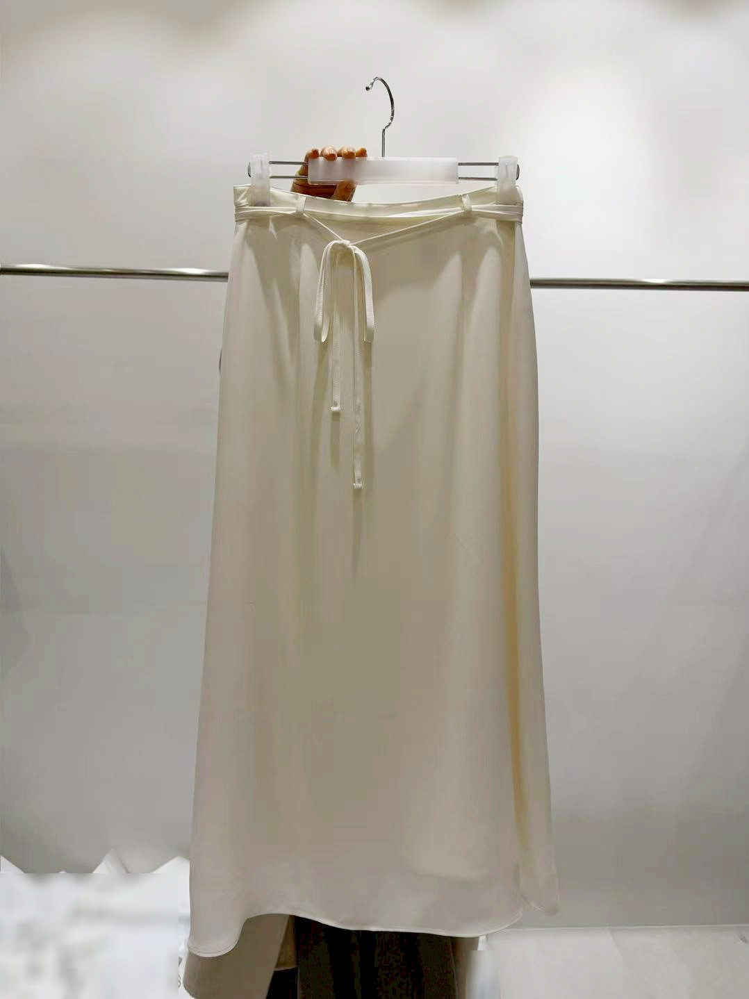 B46.質感家微光澤氣質加分長裙