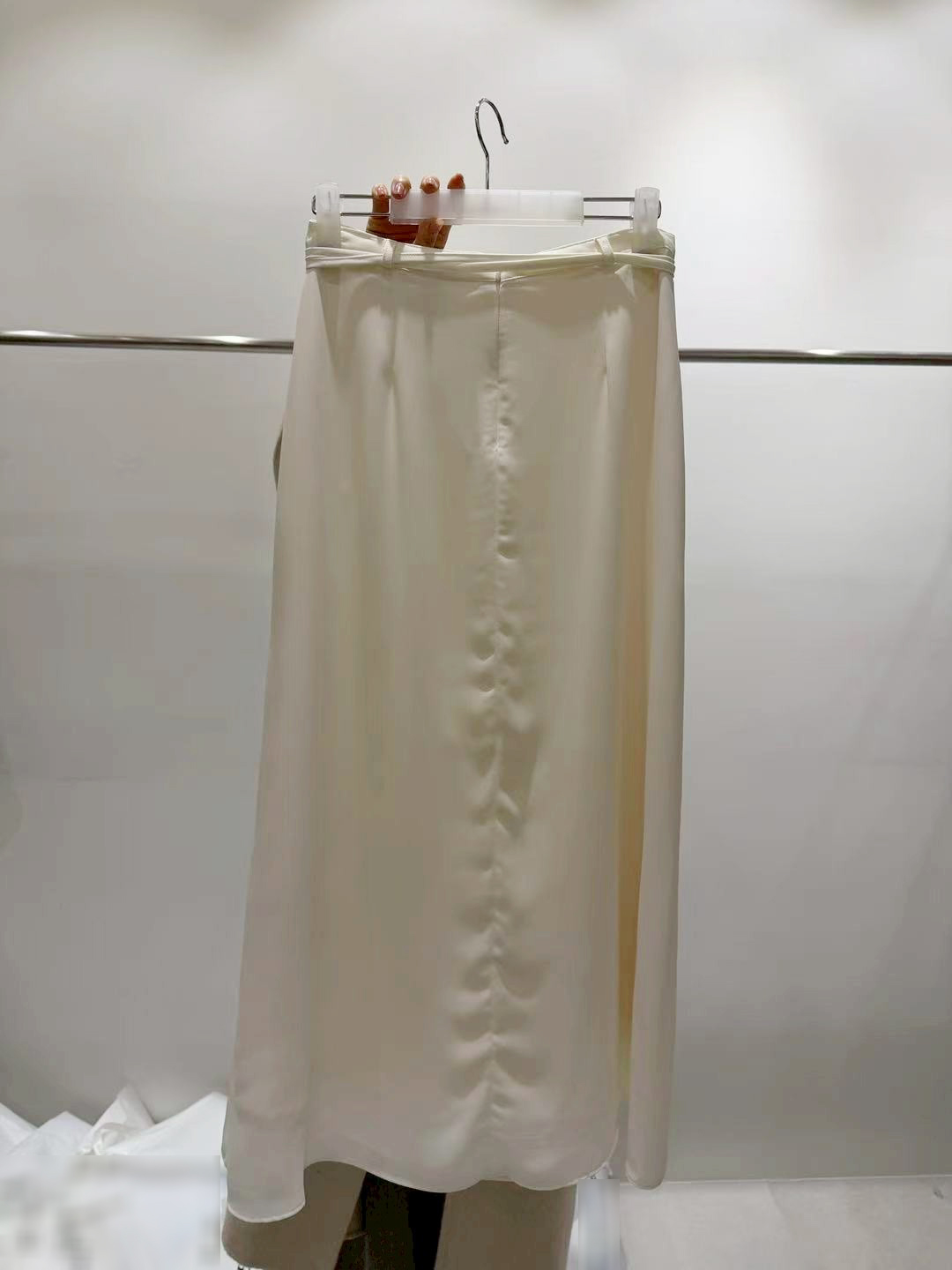 B46.質感家微光澤氣質加分長裙