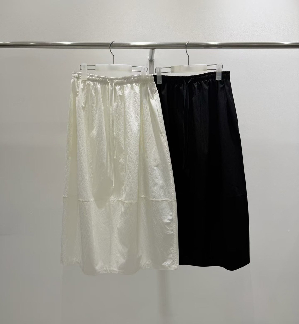 B04.質感家微花苞剪接裙