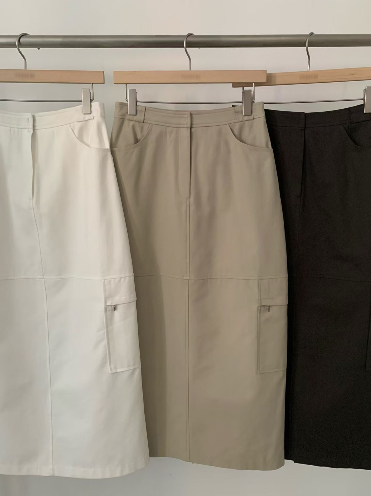 B21.十字剪接素雅工裝裙