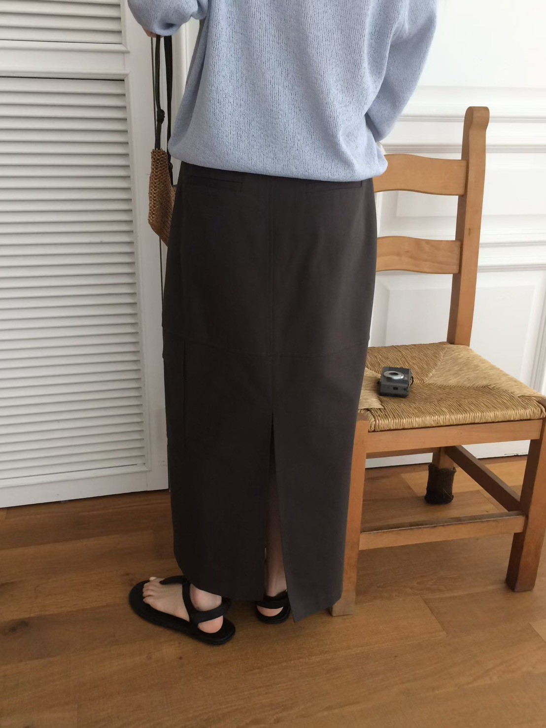 B21.十字剪接素雅工裝裙