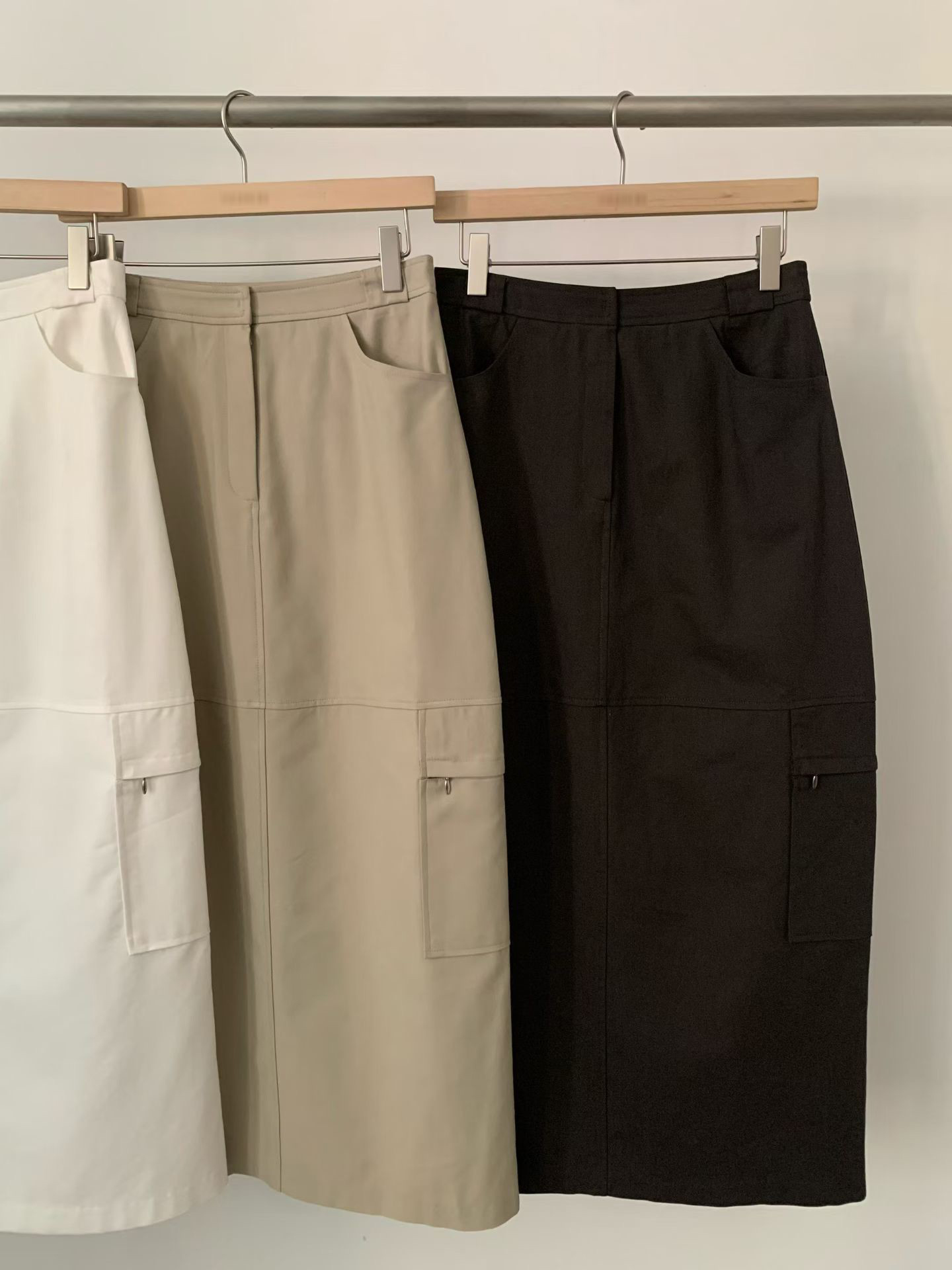 B21.十字剪接素雅工裝裙