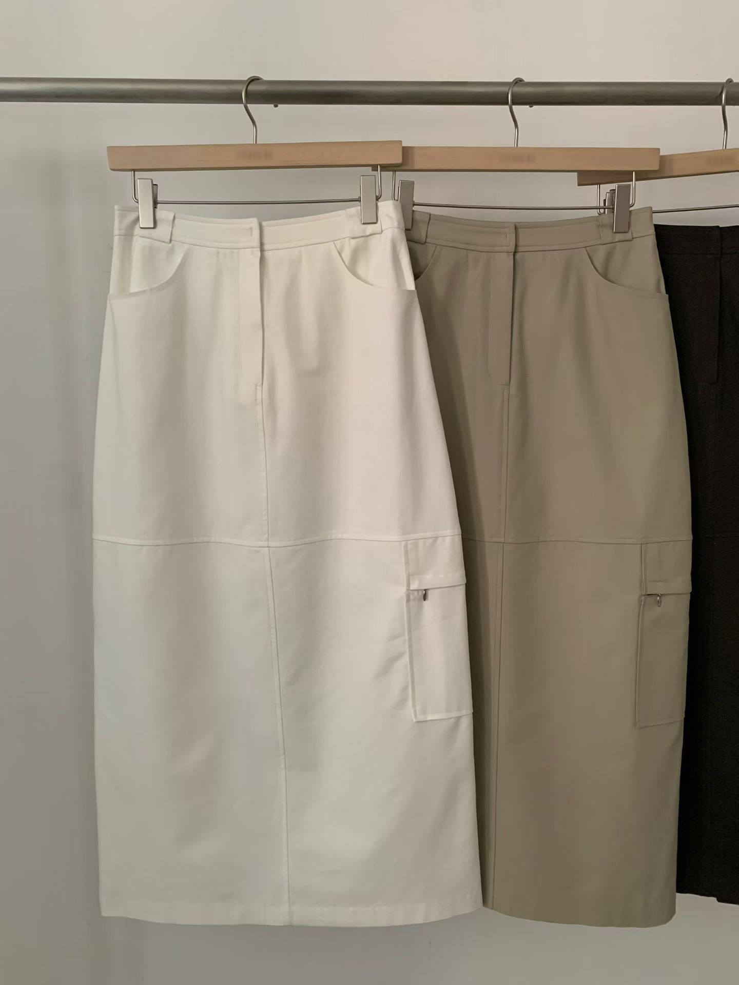 B21.十字剪接素雅工裝裙