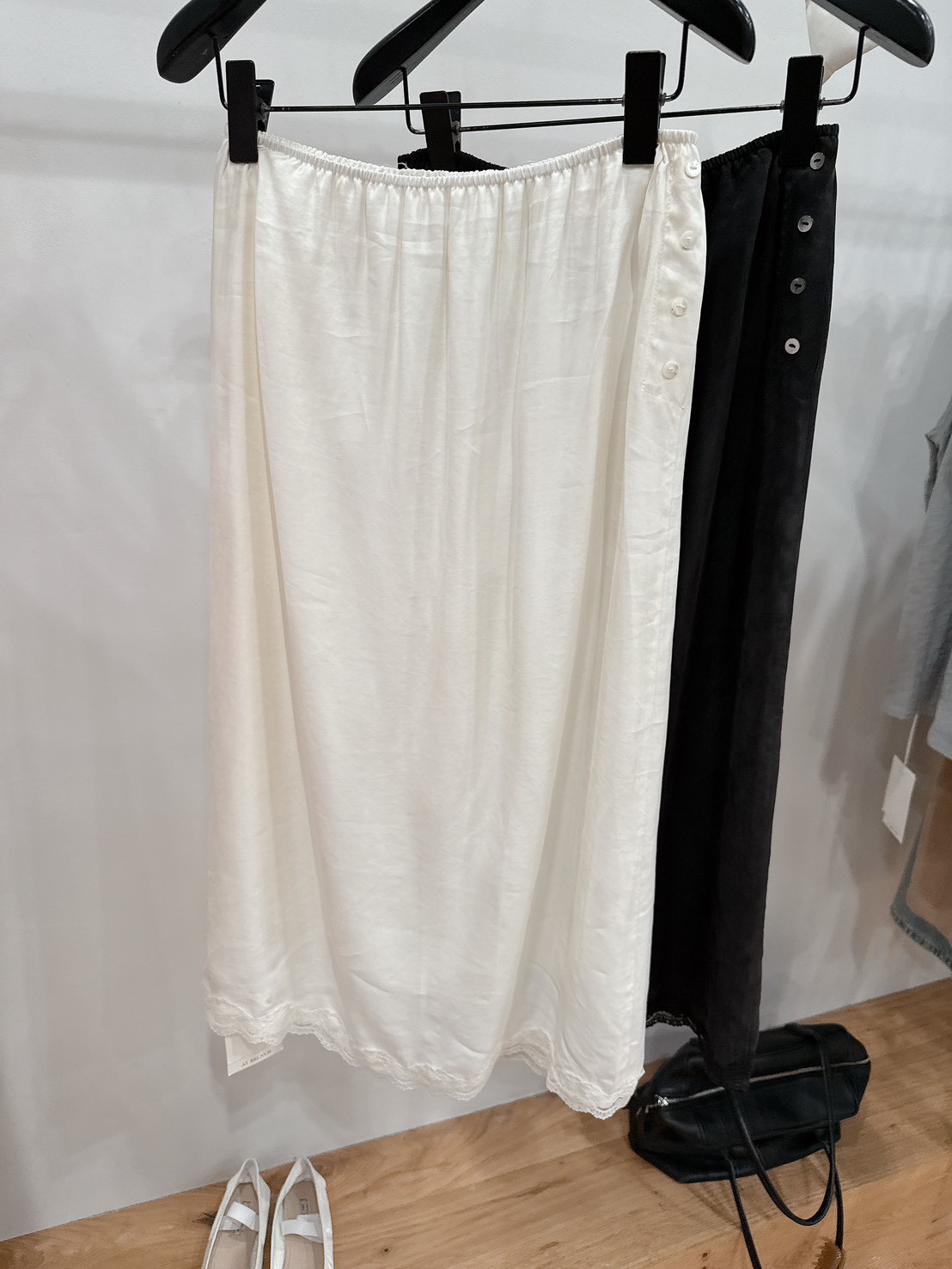 A08.唯美45%賽麗絲下擺蕾絲長裙