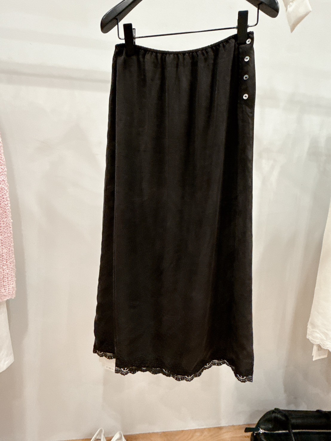 A08.唯美下擺蕾絲銅氨纖維長裙