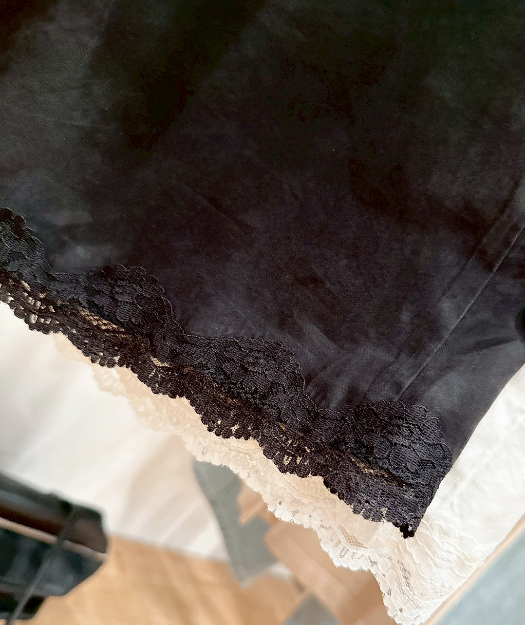 A08.唯美下擺蕾絲銅氨纖維長裙