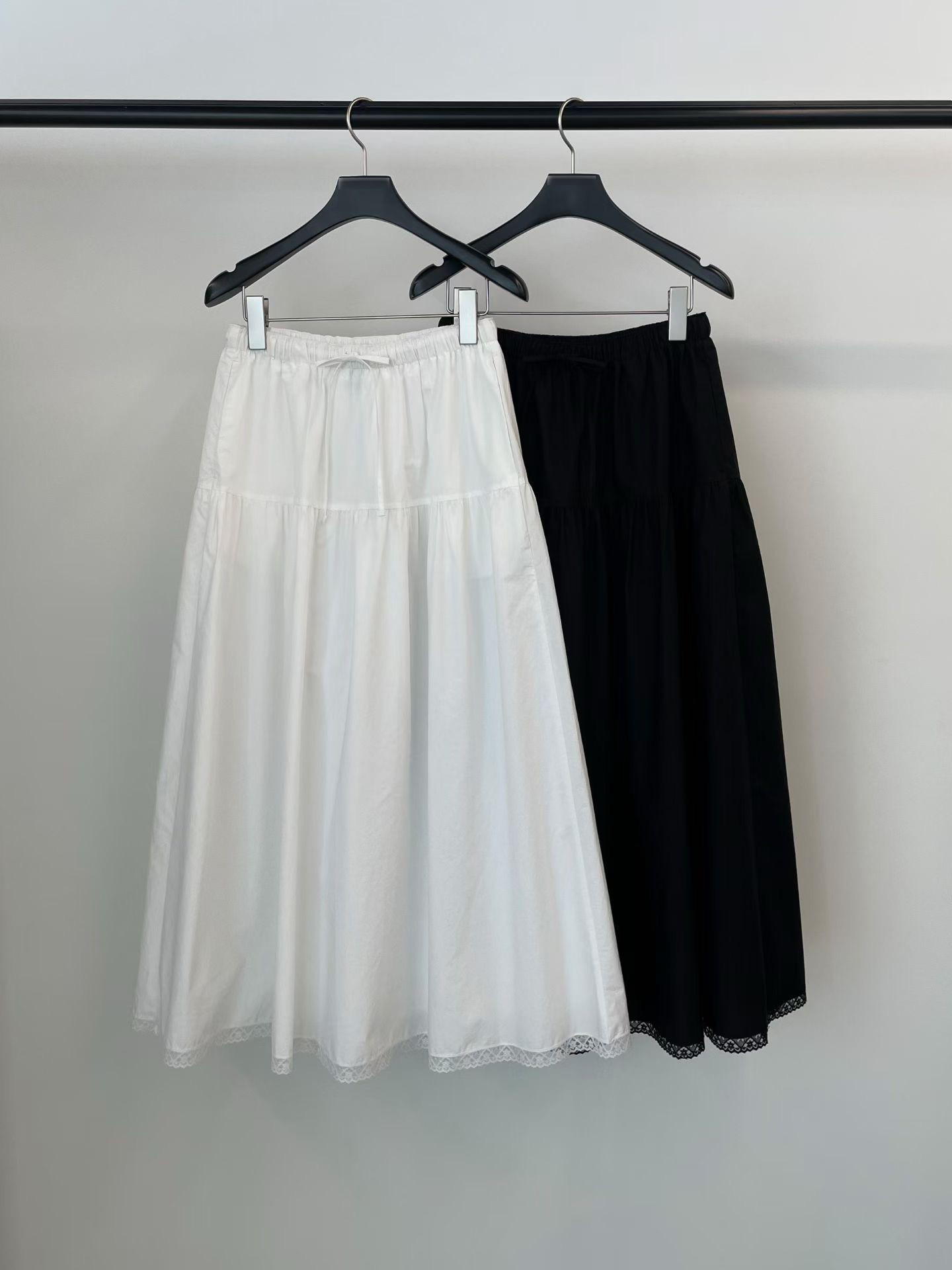 B61.甜美下襬蕾絲滾邊傘裙