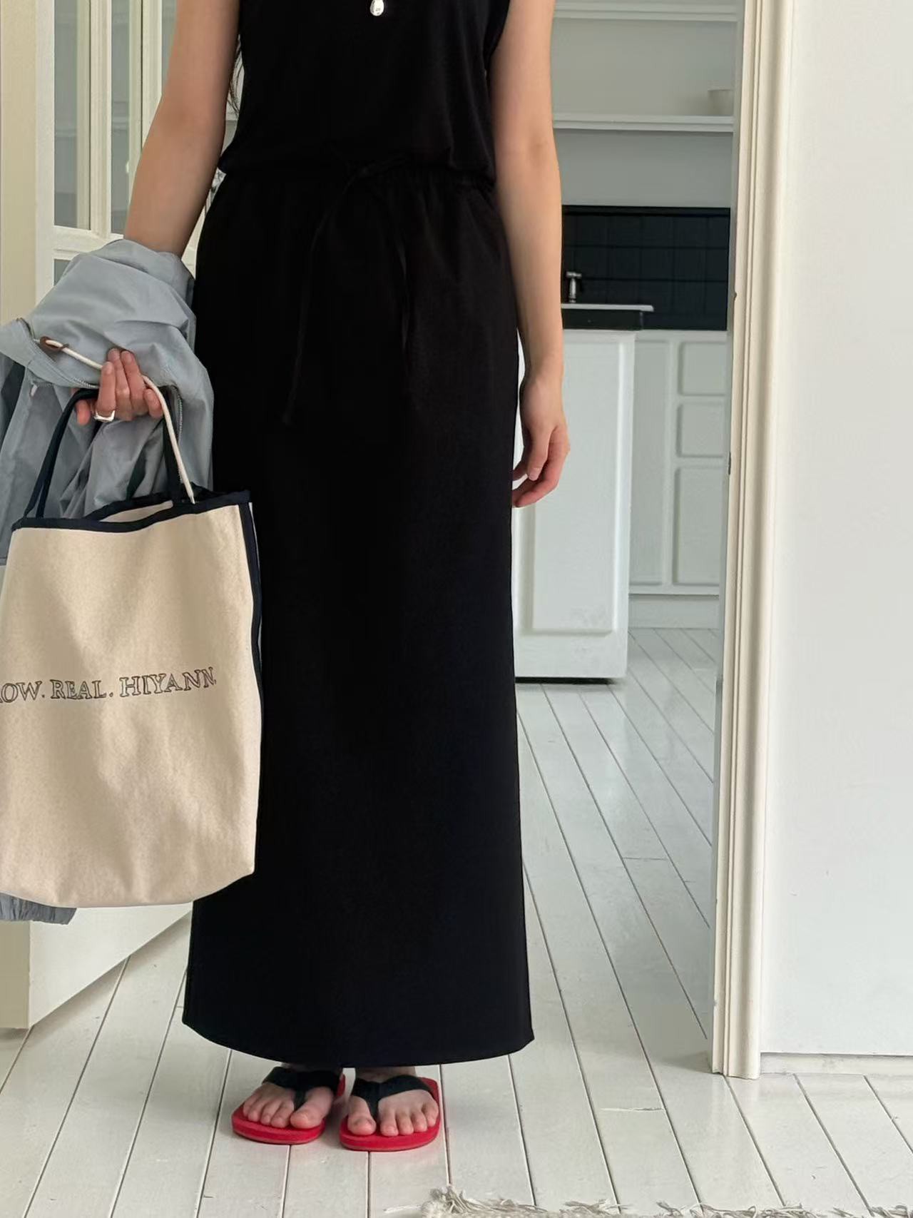 B04.鬆緊腰後開叉瘦瘦裙