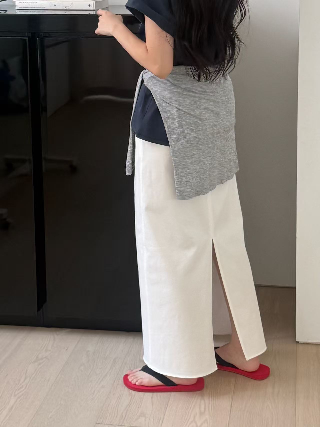 B04.鬆緊腰後開叉瘦瘦裙