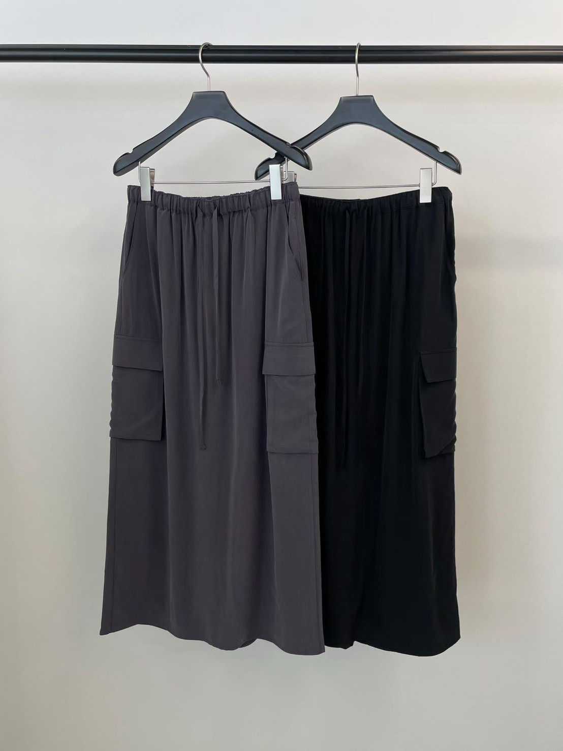 A17.銅氨纖維側貼口袋工裝裙