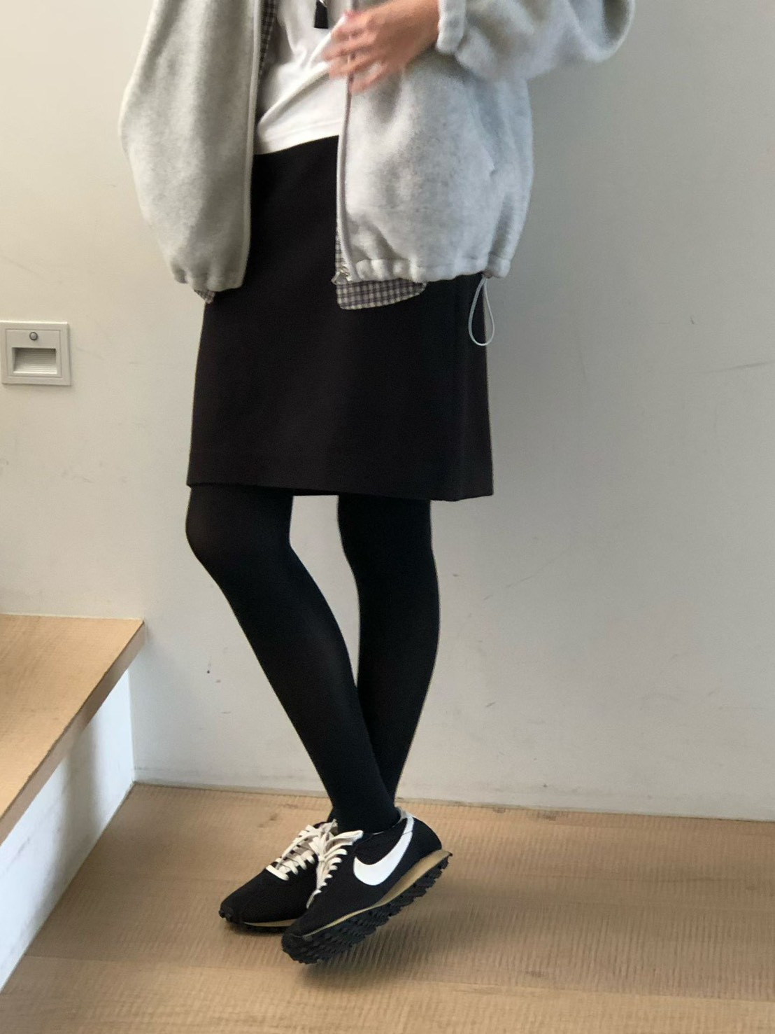 A23.大V家時尚女孩格雷短裙