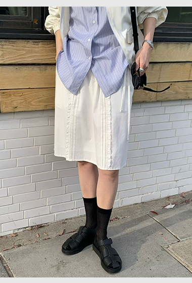 A51.好搭清甜蕾絲剪接短裙