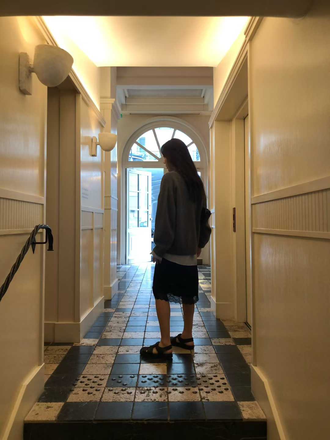 清爽家鬆緊腰下襬蕾絲裙
