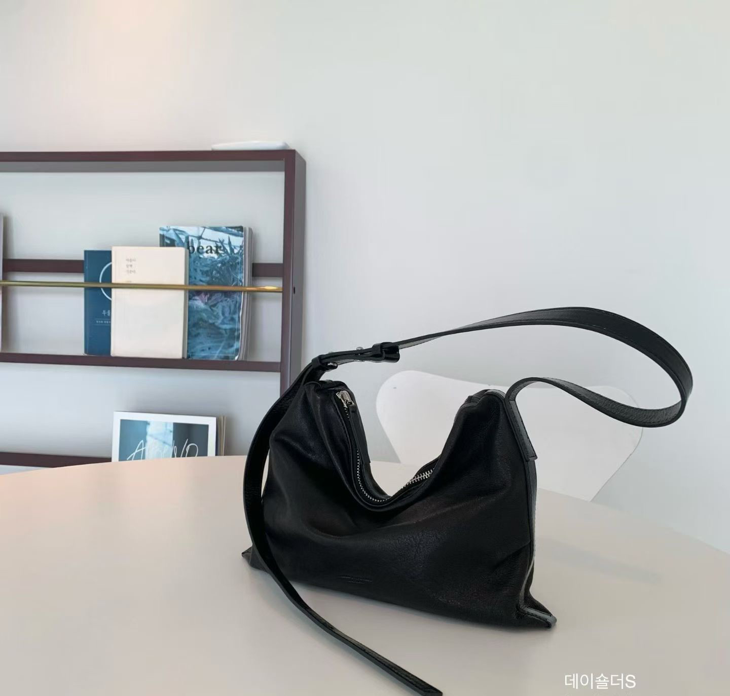 A03.韓國慵懶單肩羊皮小方包