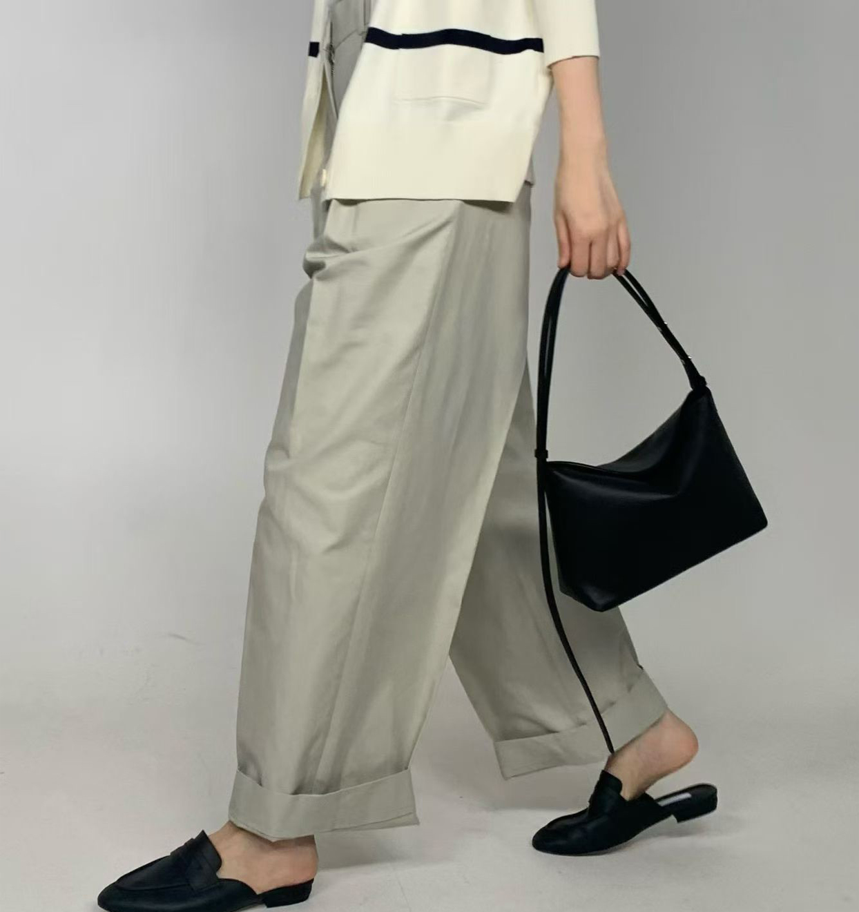 A01.簡約羊皮磁吸枕頭包