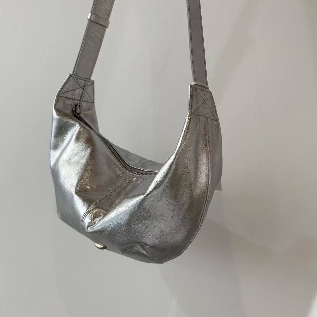 A97.韓風側背羊皮餃子包(小)