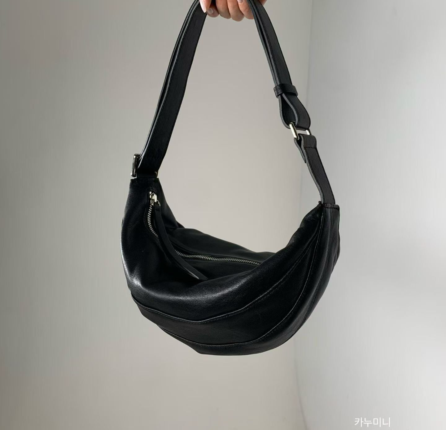 A12.可愛弧線真皮划艇(小)包