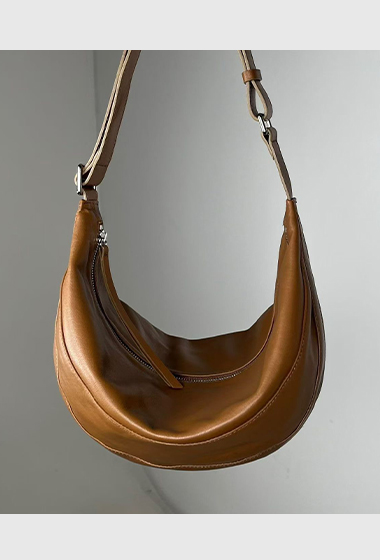 A11.可愛弧線真皮划艇(大)包