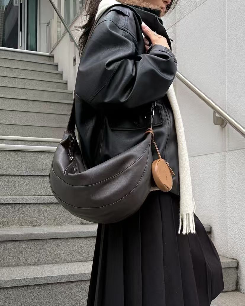 A11.可愛弧線真皮划艇(大)包