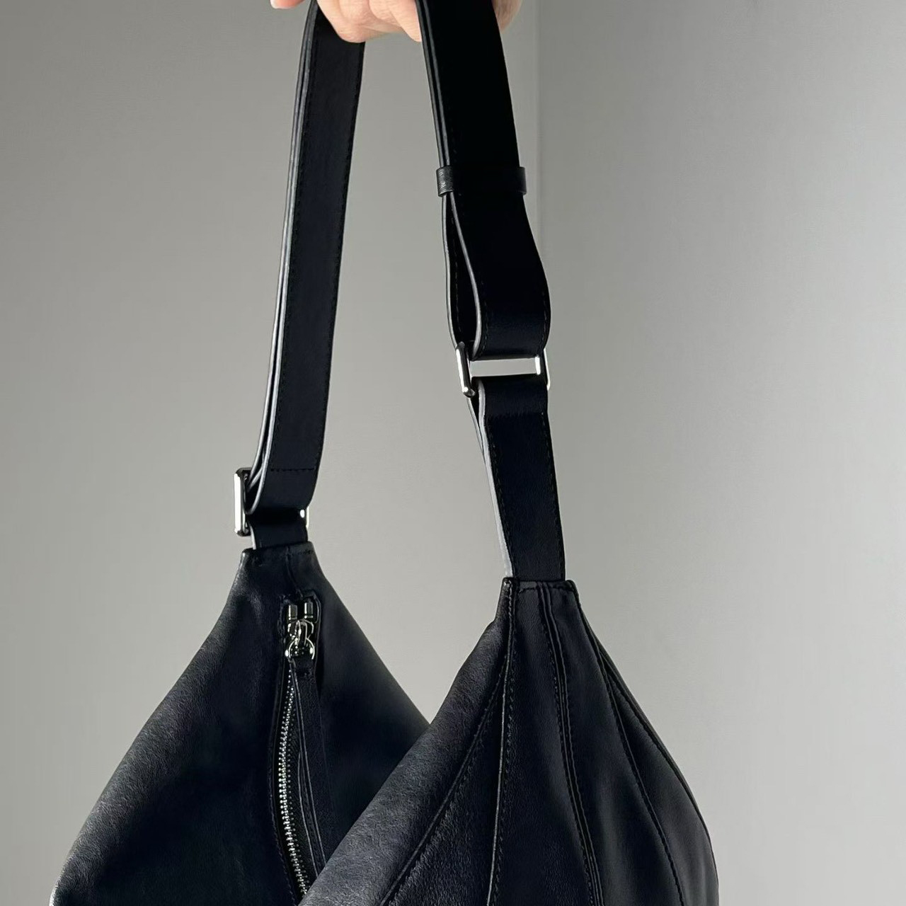 A11.可愛弧線真皮划艇(大)包