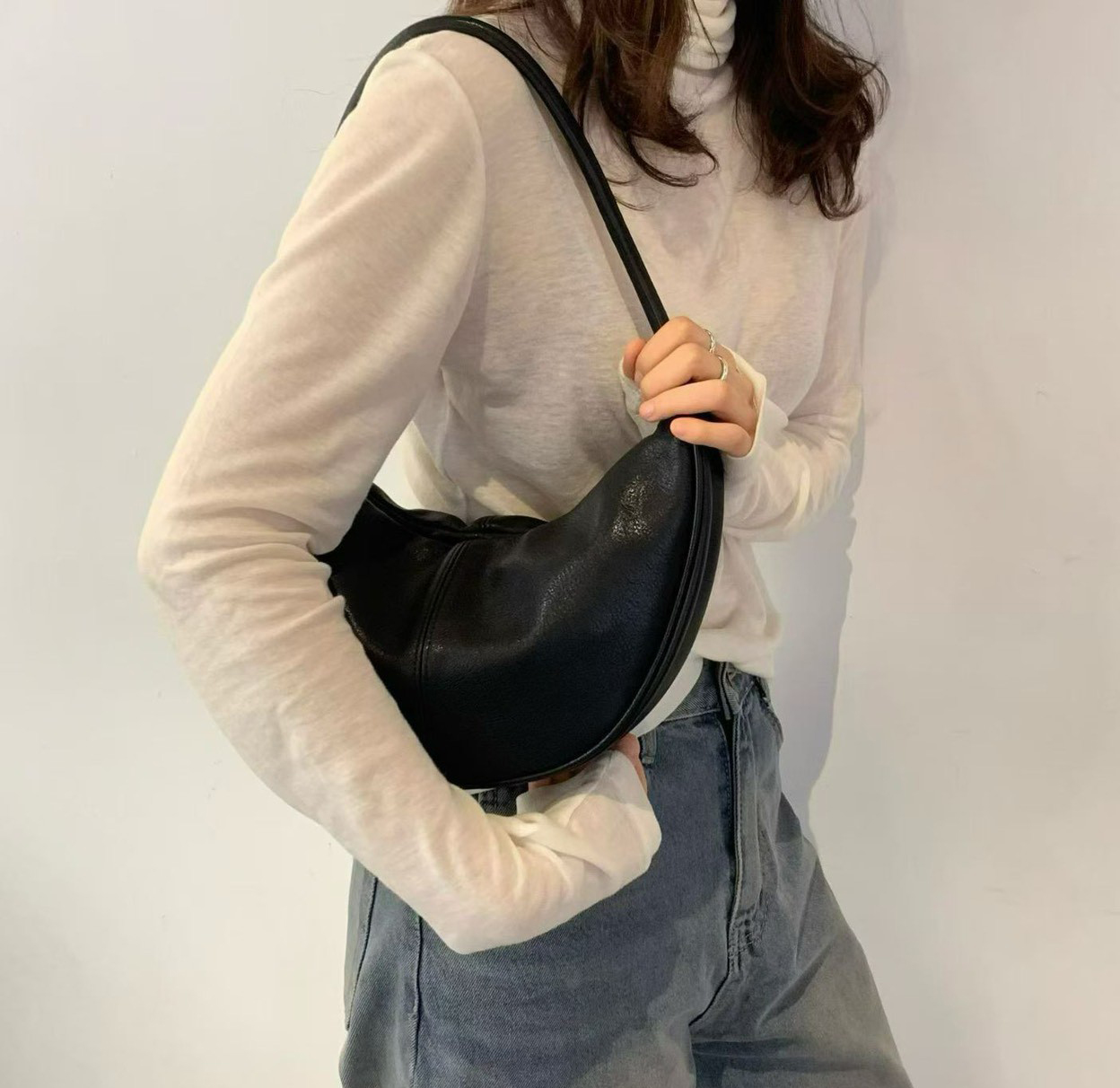 A09.簡約單繩拉鏈真皮餃子(小)包