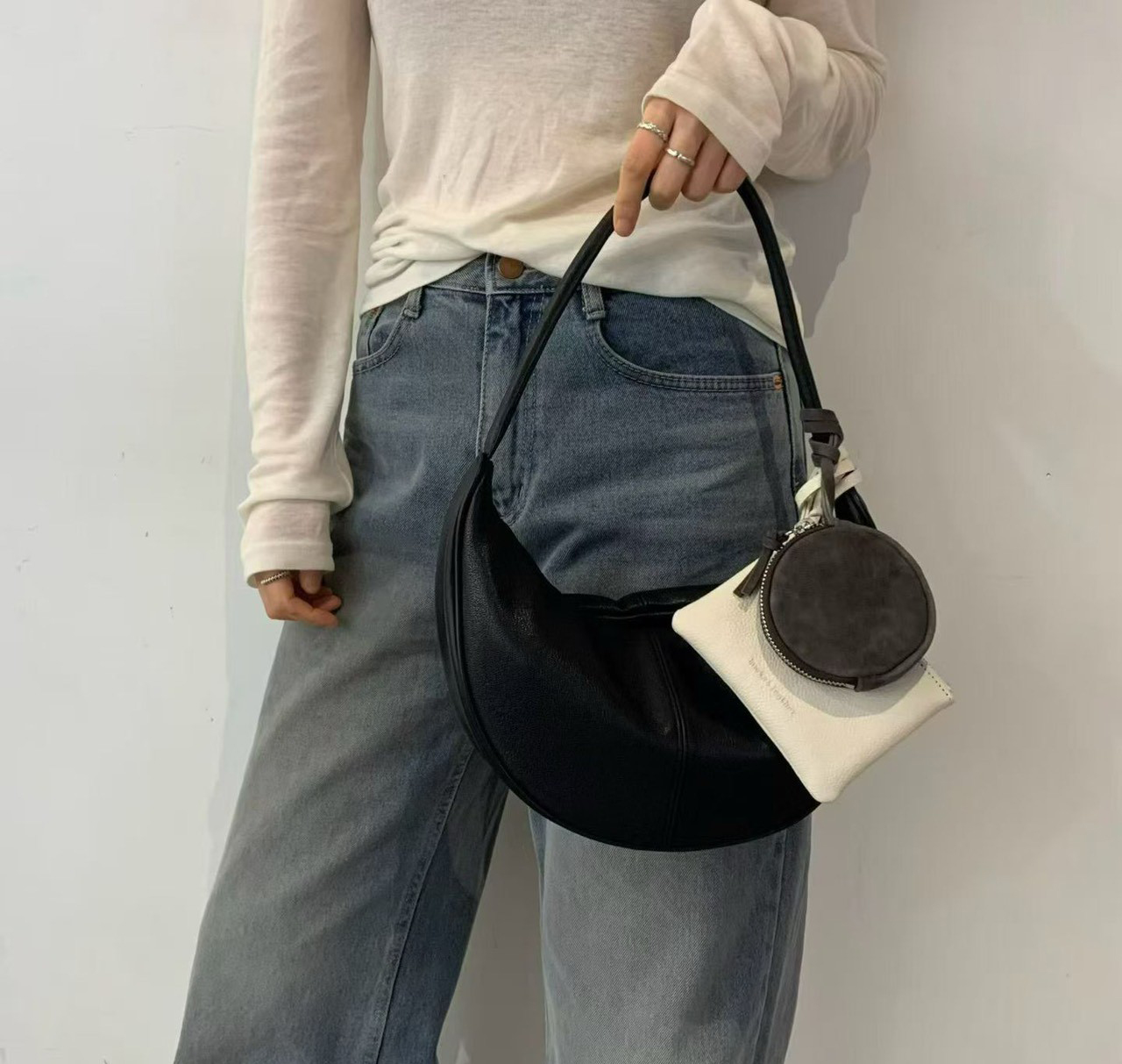 A09.簡約單繩拉鏈真皮餃子(小)包