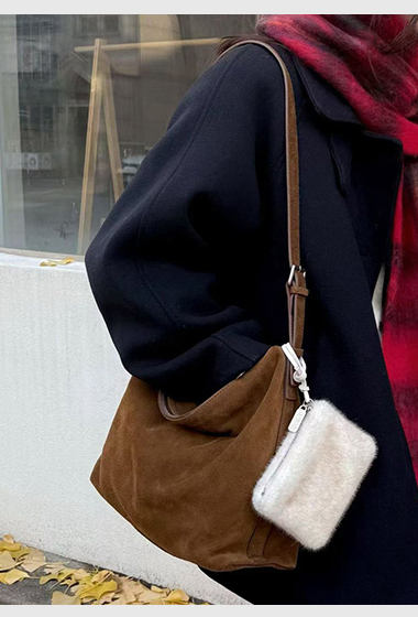 A10.日常大容量麂皮托特包