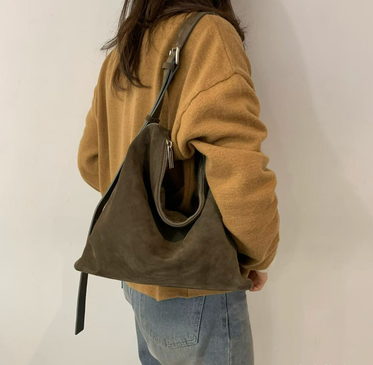 A10.日常大容量麂皮托特包