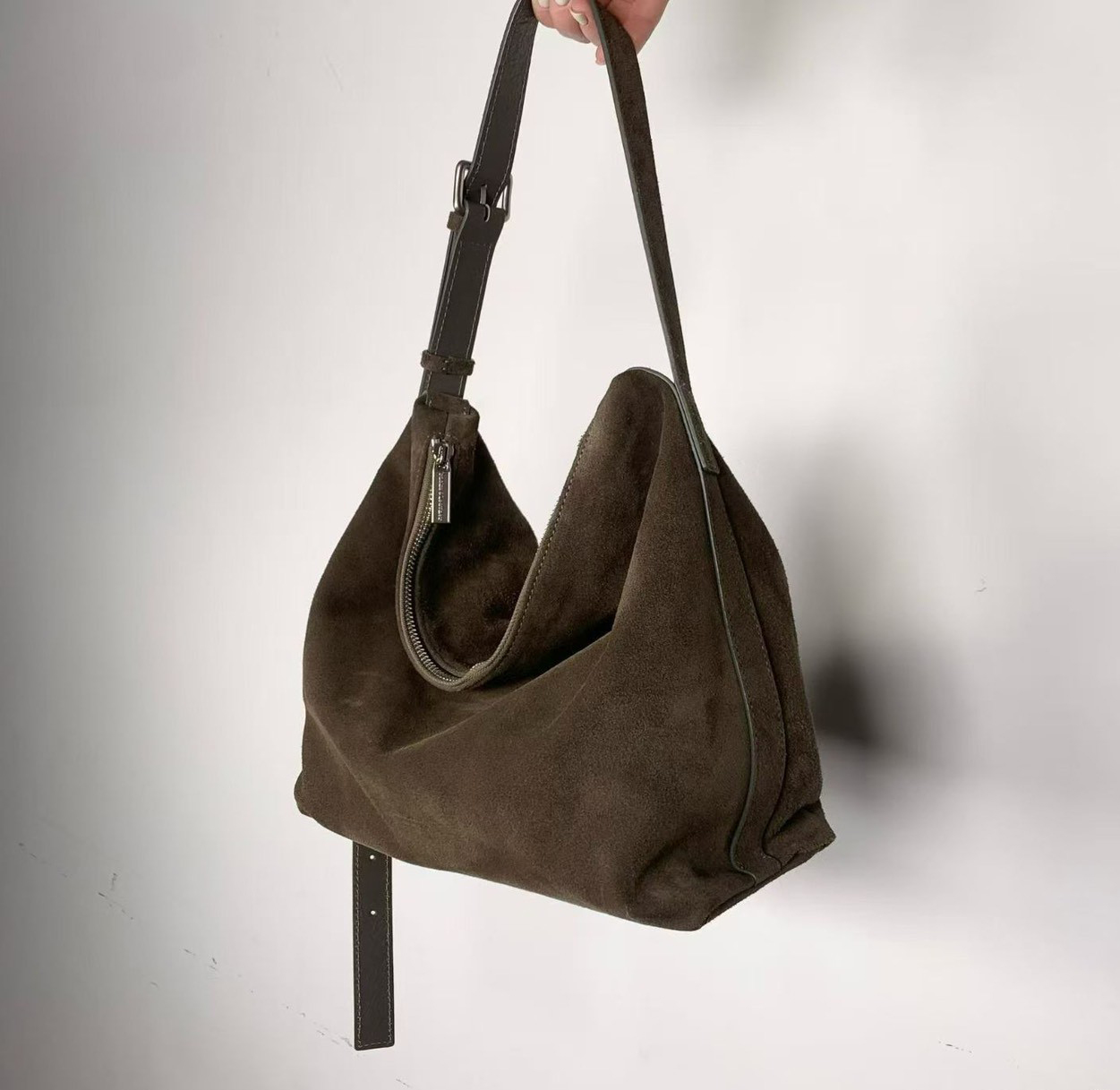 A10.日常大容量麂皮托特包