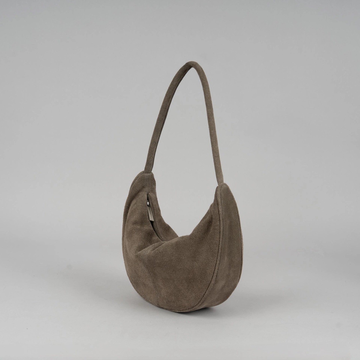 A08.簡約單繩拉鏈麂皮餃子(小)包