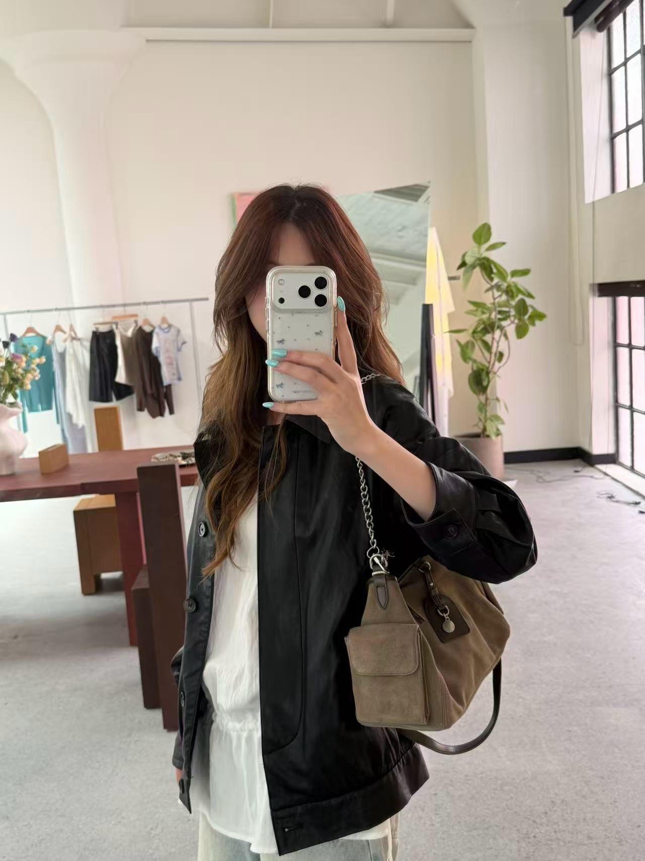 A35.復古率性側背包