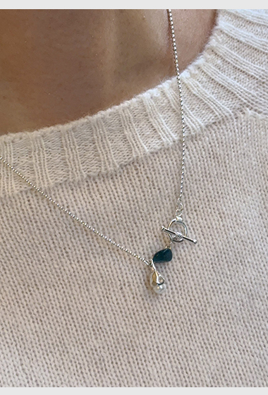 A42.925純銀碧綠流轉T字釦項鍊