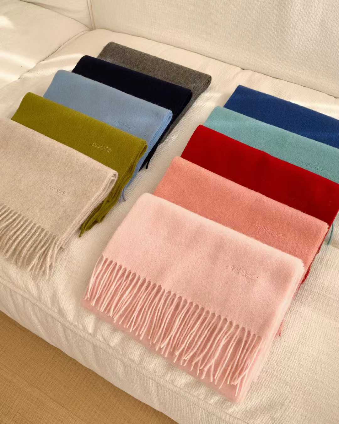 A12.顏值家100%WOOL多彩亮眼圍巾