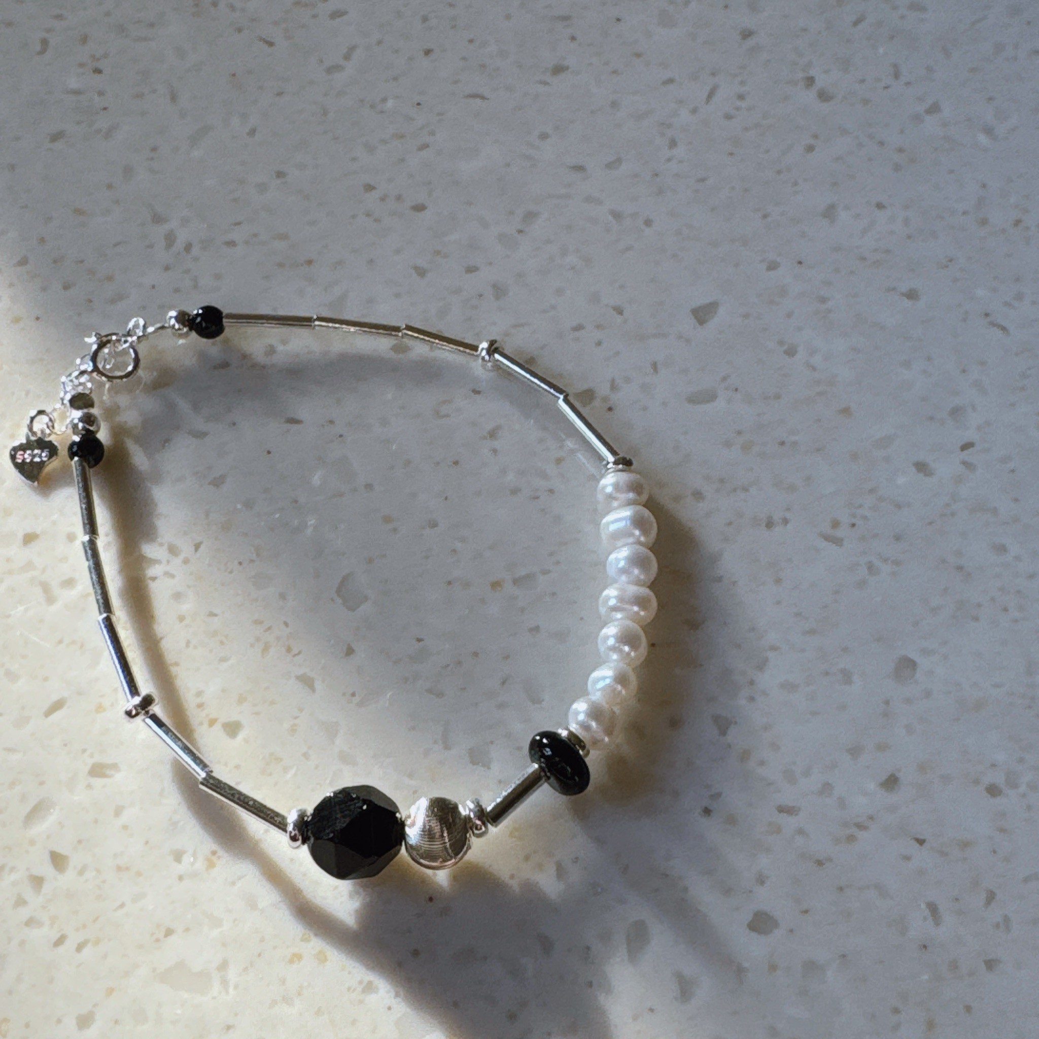 A33.925純銀小珍珠+黑瑪瑙手鍊